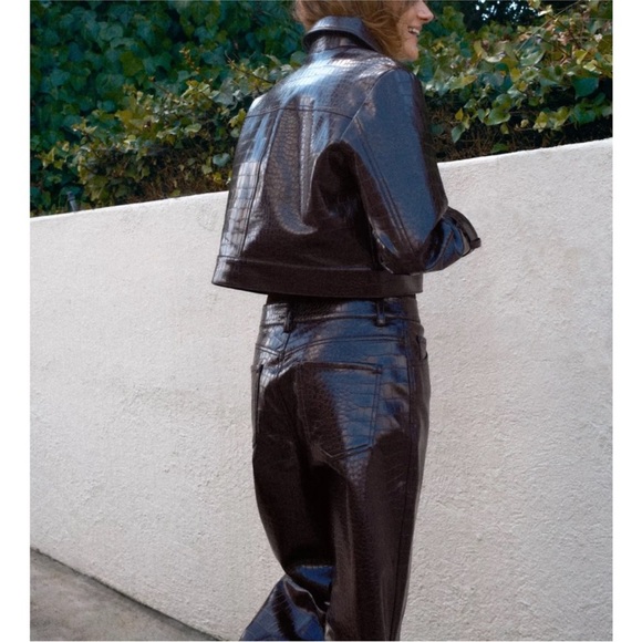 Zara STRAIGHT-LEG FAUX LEATHER ANIMAL EMBOSSED PANTS - Picture 4 of 4